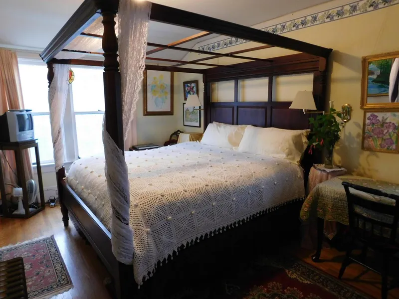 Cliff Crest Bed & Breakfast hotel detail image 6