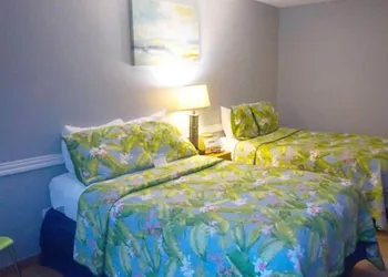 Upper Deck Hotel and Bar - Adults Only hotel thumbnail 5
