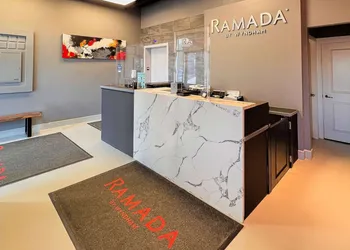 Ramada by Wyndham Fort McMurray hotel thumbnail 4
