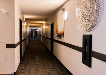 Ramada by Wyndham Fort McMurray hotel thumbnail 6