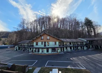 Castlewood Inn hotel thumbnail 3