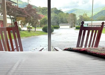 Castlewood Inn hotel thumbnail 6