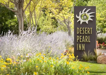 Desert Pearl Inn hotel thumbnail 4