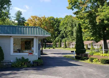 Adirondack Oasis Motel hotel thumbnail 2