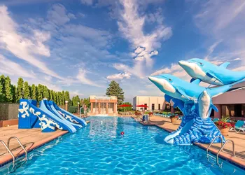 Grand Marquis Waterpark Hotel & Suites hotel thumbnail 2