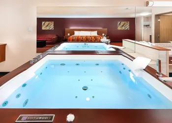 Grand Marquis Waterpark Hotel & Suites hotel thumbnail 8