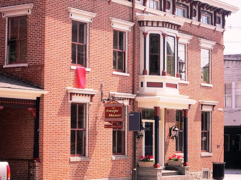 The Swope Manor Bed & Breakfast hotel detail image 2