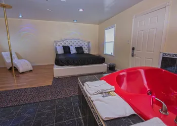 Presidential Inn & Suites hotel thumbnail 2
