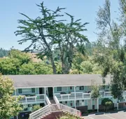 Bluebird Inn hotel detail image 7