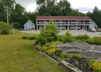 White Mountain Motel And Cottages hotel thumbnail 4
