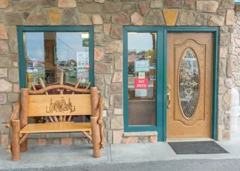 Mountain Breeze Motel hotel thumbnail 2