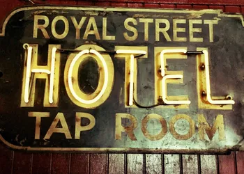 Royal Street Inn and R Bar hotel thumbnail 2