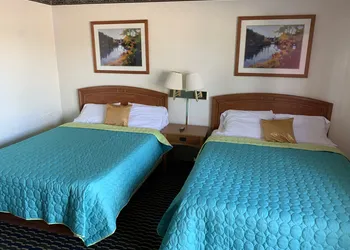 Norton Shores Inn hotel thumbnail 4