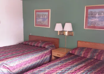 Norton Shores Inn hotel thumbnail 7