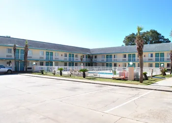 Coconut Grove Motor Inn hotel thumbnail 2