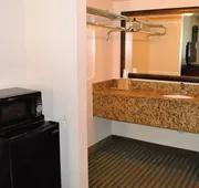 Coconut Grove Motor Inn hotel detail image 7