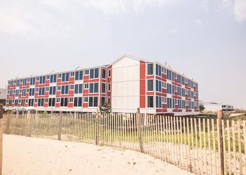 Surf Club Oceanfront Hotel hotel thumbnail 4