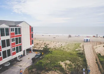 Surf Club Oceanfront Hotel hotel thumbnail 5