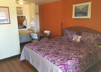 Motel 7 hotel thumbnail 6