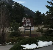 Saddle & Surrey Motel hotel detail image 4