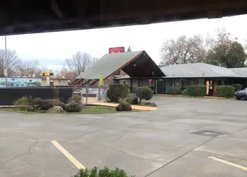 Red Bluff Inn hotel thumbnail 5