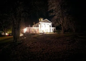 House of 1833 Bed & Breakfast & Gardens hotel thumbnail 2
