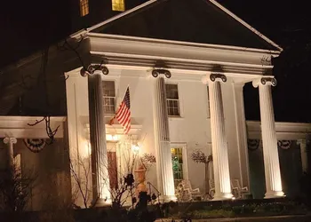 House of 1833 Bed & Breakfast & Gardens hotel thumbnail 4