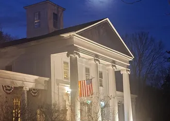 House of 1833 Bed & Breakfast & Gardens hotel thumbnail 8