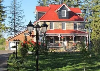 CastleView Inn by Elevate Rooms hotel thumbnail 2