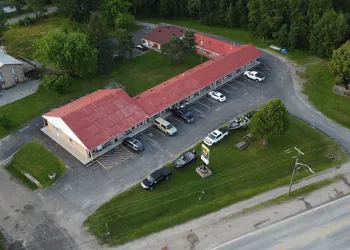 Nipissing Inn hotel thumbnail 3