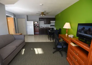 Nipissing Inn hotel thumbnail 6