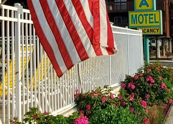 The Shangri La Motel hotel thumbnail 4