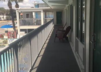 Admiral Motor Inn hotel thumbnail 4