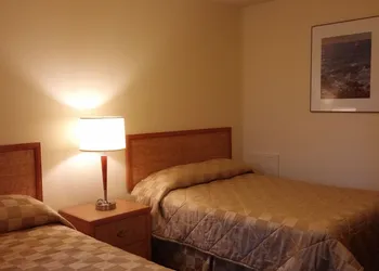 Traveller's Choice Motel hotel thumbnail 3
