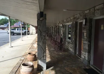 Drama Inn hotel thumbnail 3