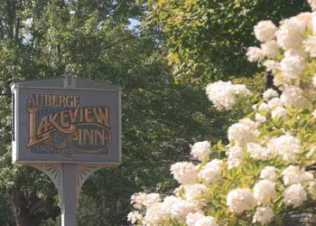 Auberge Lakeview Inn hotel thumbnail 4