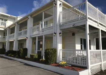 Sunrise Motel hotel thumbnail 2