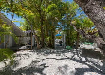 Tarpon Tale Inn hotel thumbnail 6
