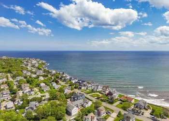 The Lighthouse Inn & Suites hotel thumbnail 7