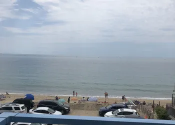Misquamicut Beach Front Inn hotel thumbnail 3