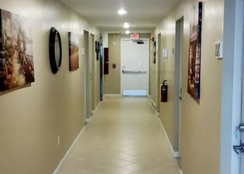 Misquamicut Beach Front Inn hotel thumbnail 8