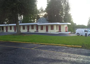 Holiday Lodge hotel thumbnail 3