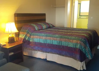 Holiday Lodge hotel thumbnail 8