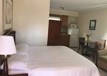 Shores Terrace hotel thumbnail 8