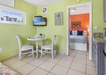 Beach House Hotel hotel thumbnail 7