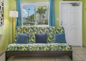 Beach House Hotel hotel thumbnail 8