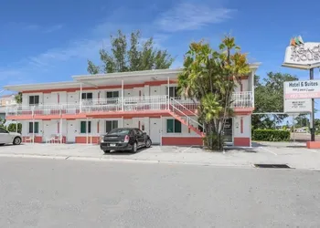 Beach House Hotel hotel thumbnail 3