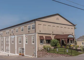 Harbor House Inn hotel thumbnail 2