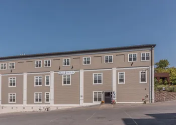 Harbor House Inn hotel thumbnail 3