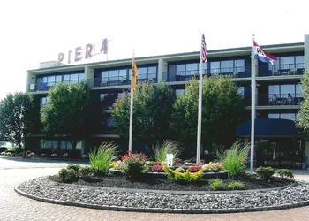 Pier 4 Hotel hotel thumbnail 4